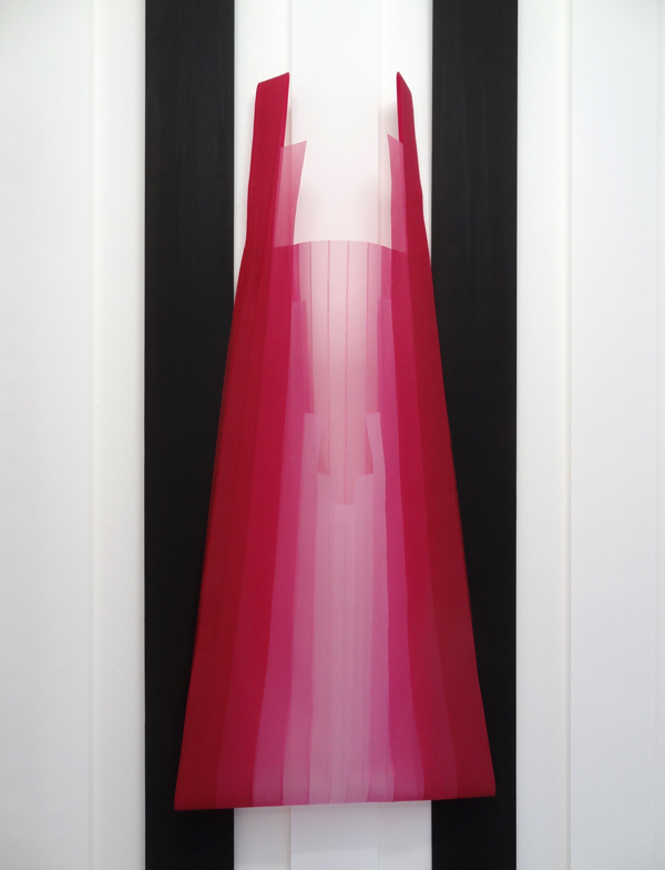 Ingrid Kæseler 'Performed Lines' 2015 'Chromatic Pink #2' akryl på gaze 140 x 60 cm